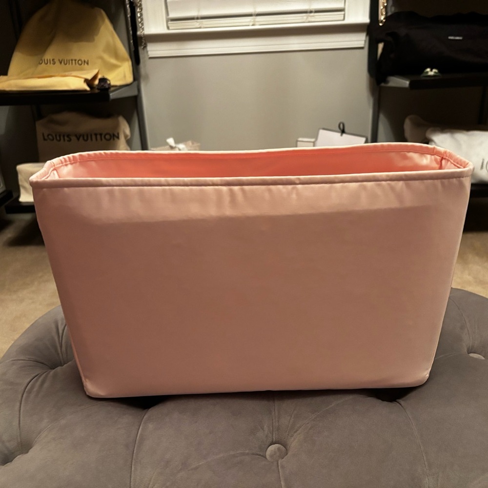 Pink bag insert (excellent condition)